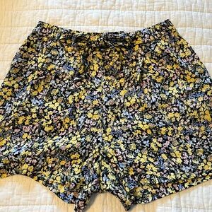 Dynamite flowy shorts size small